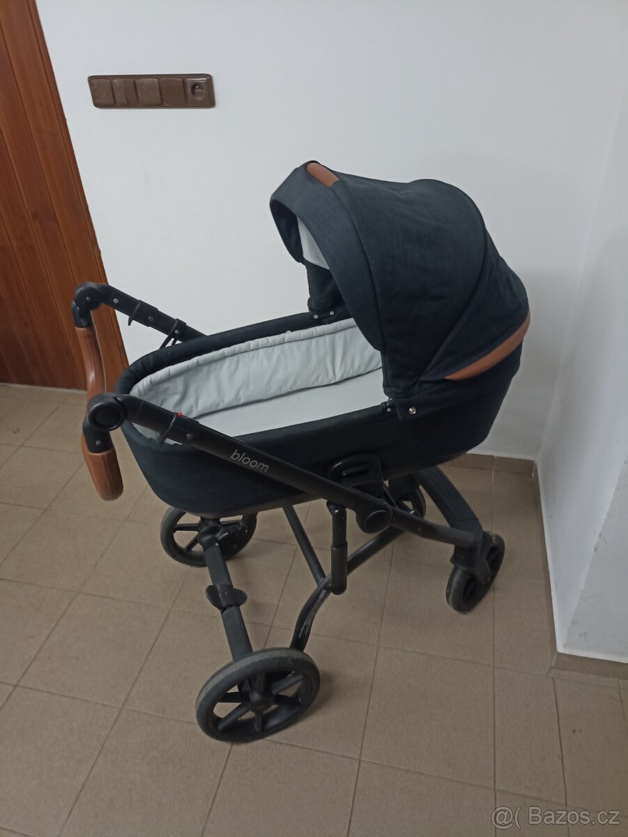 Kočárek Roman Bloom Night - 2