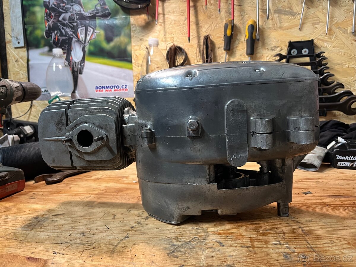 Motor jawa pionýr - 2