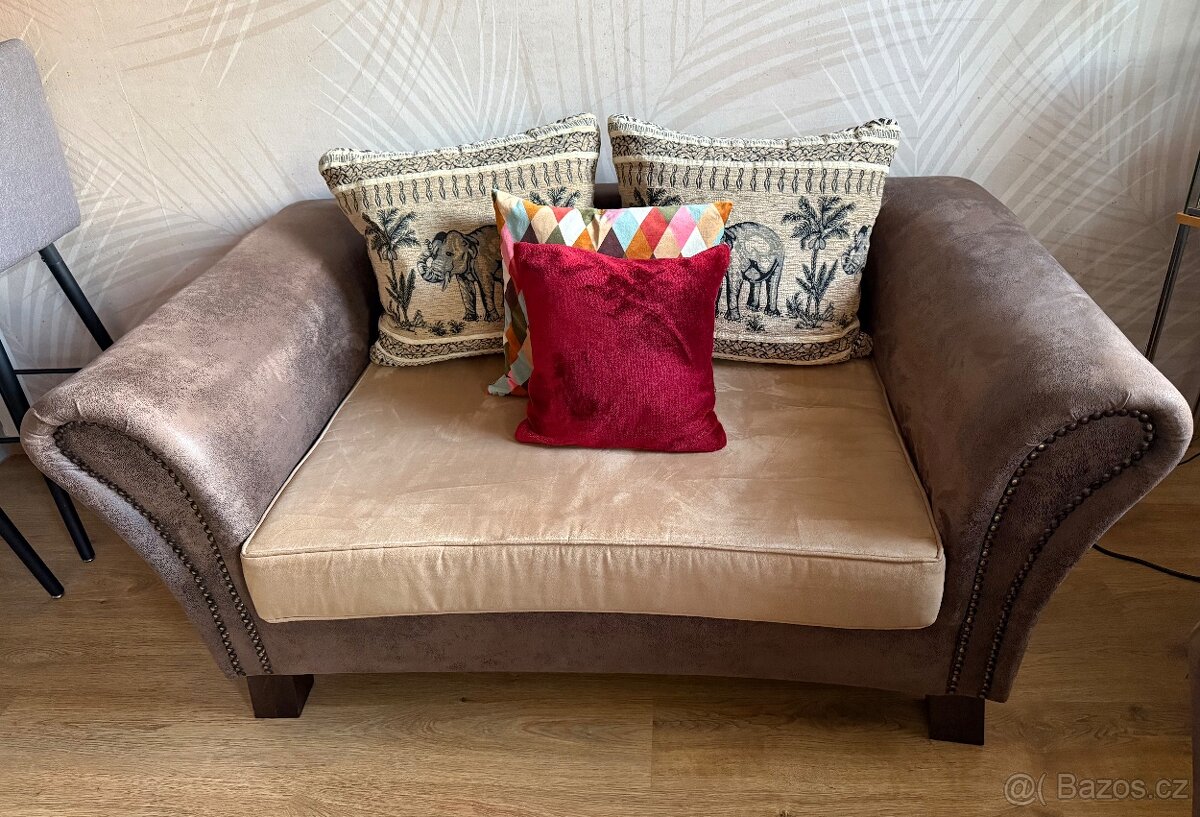 Hnědá sedací souprava - 2