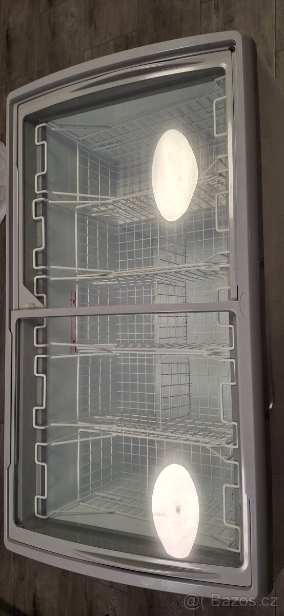 Pultový prosklený mrazák 214/330L - 2