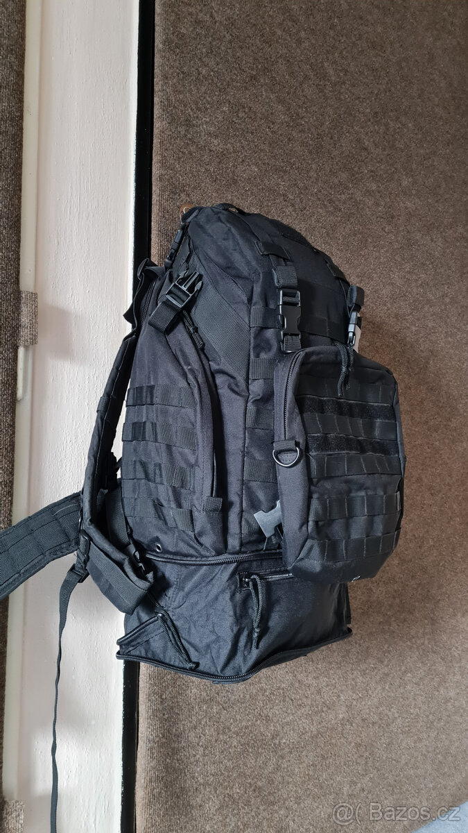 taktický batoh s MOLLE - 2