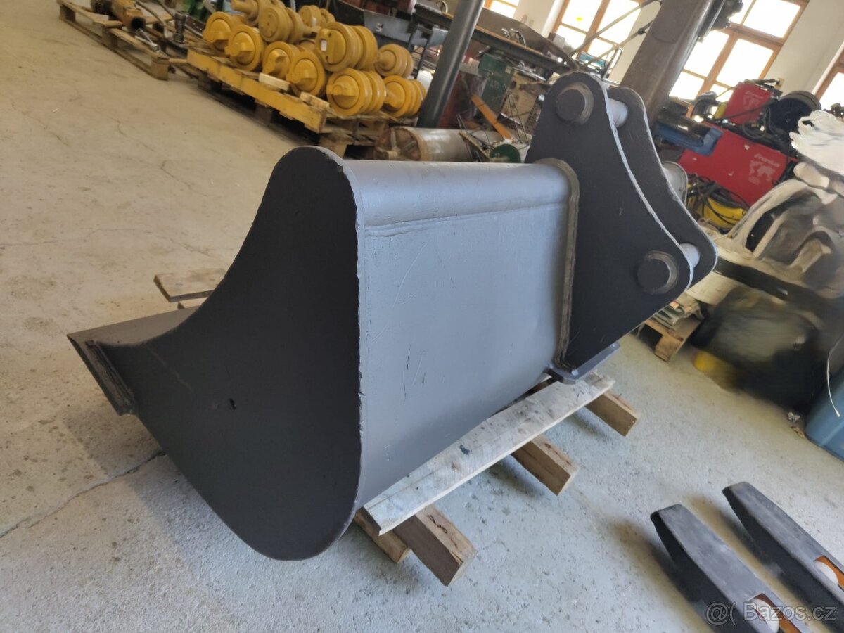 Svahovací lžíce 180cm JCB JS - 2