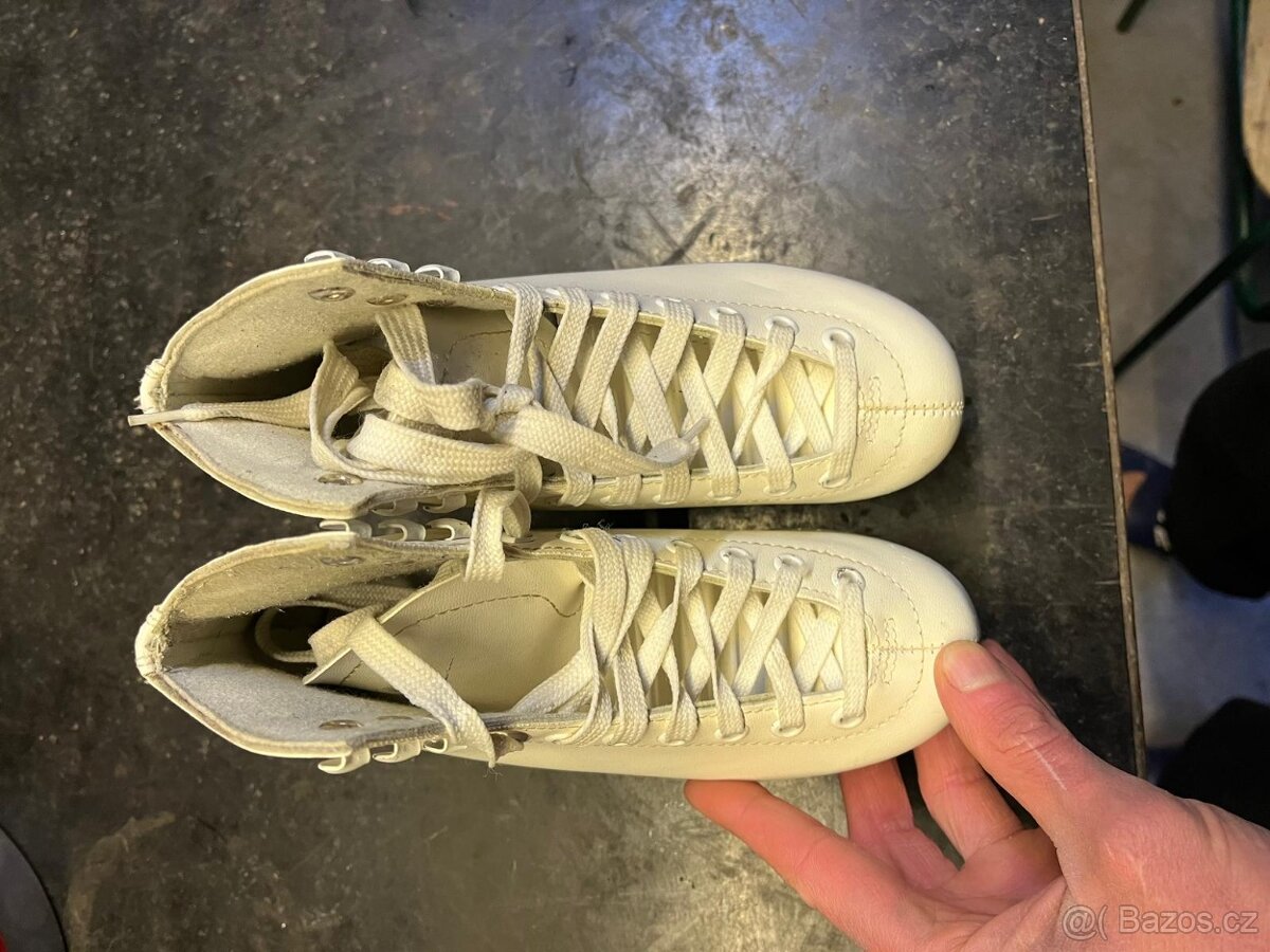 Dívčí brusle vel. 31, 195mm - 2