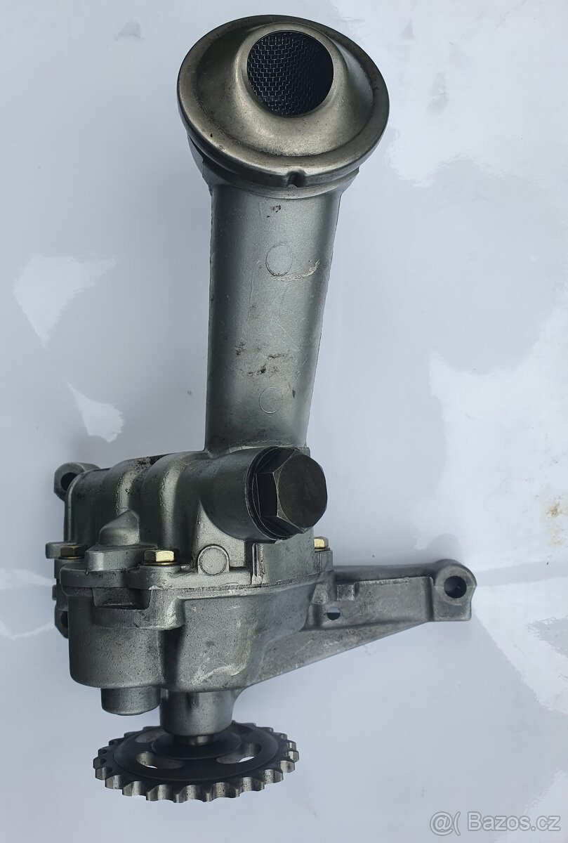 Olejové čerpadlo Mercedes W124, E124, W201 - 2