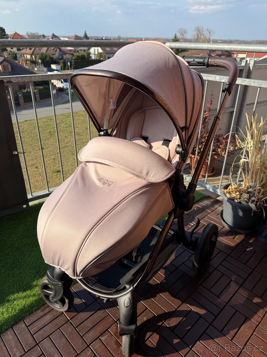 Kočárek Egg2 9v1 barva Feather 2023 - 2