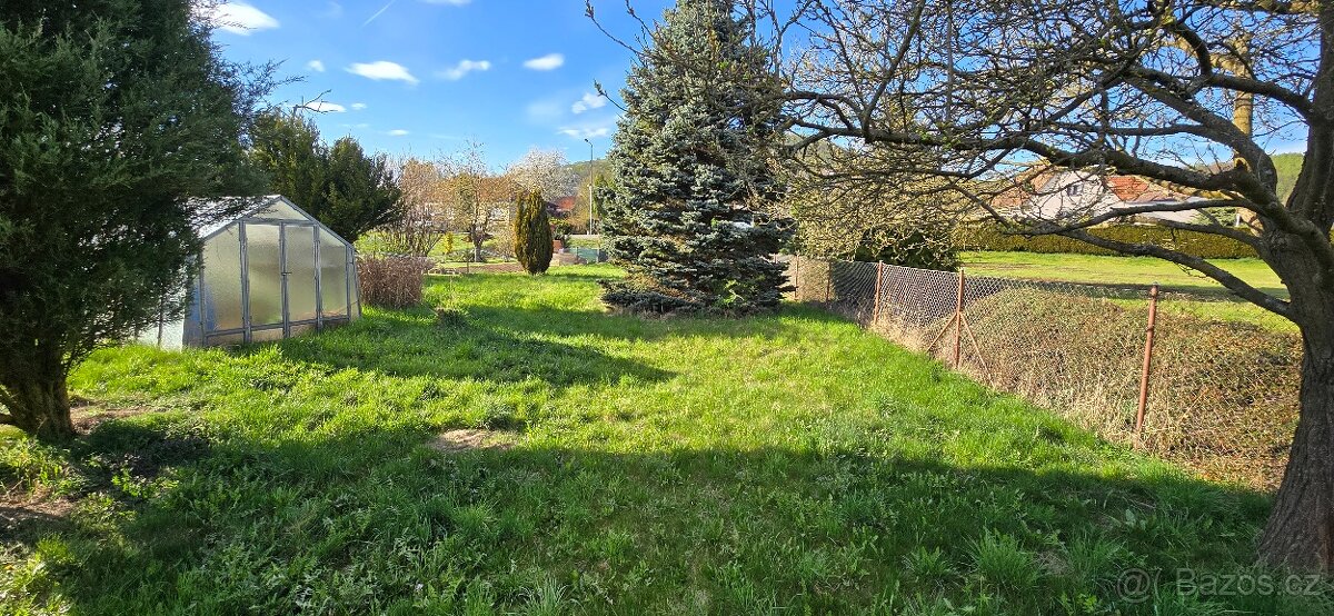 Zahrada s chatkou - 2