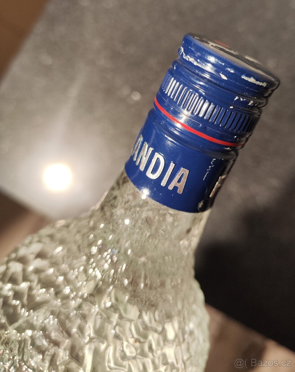 Finlandia vodka; starý alkohol - 2