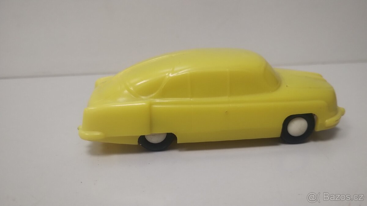 Tatra 603 prasklina nelepeno - 2