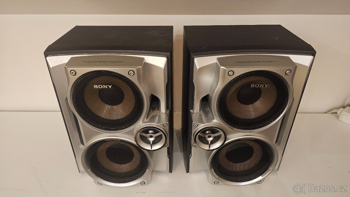 Kvalitní repro v dřevěné ozvučnici SONY - 2