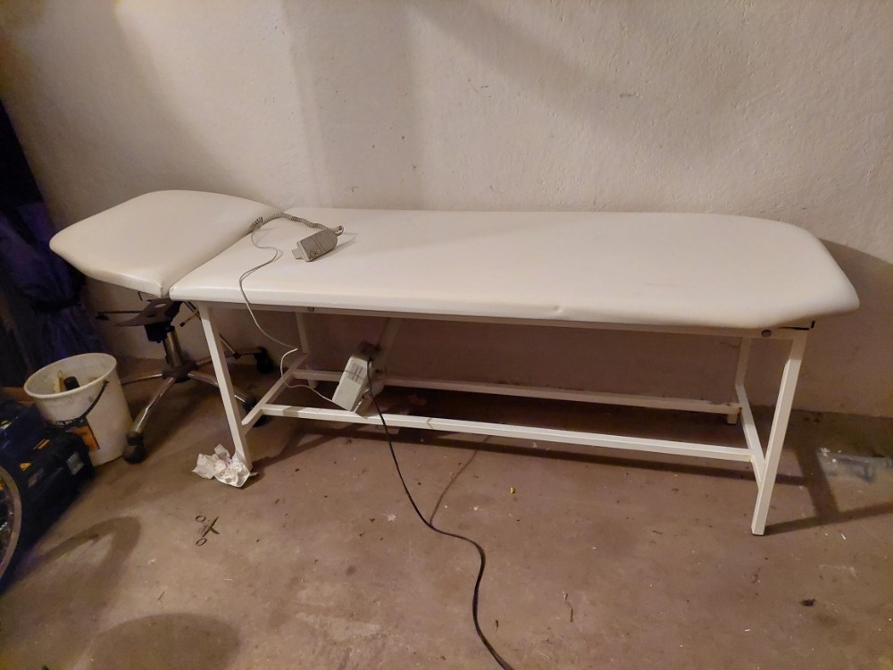 Masážní/kosmetické lehátko s el. polohováním - 2