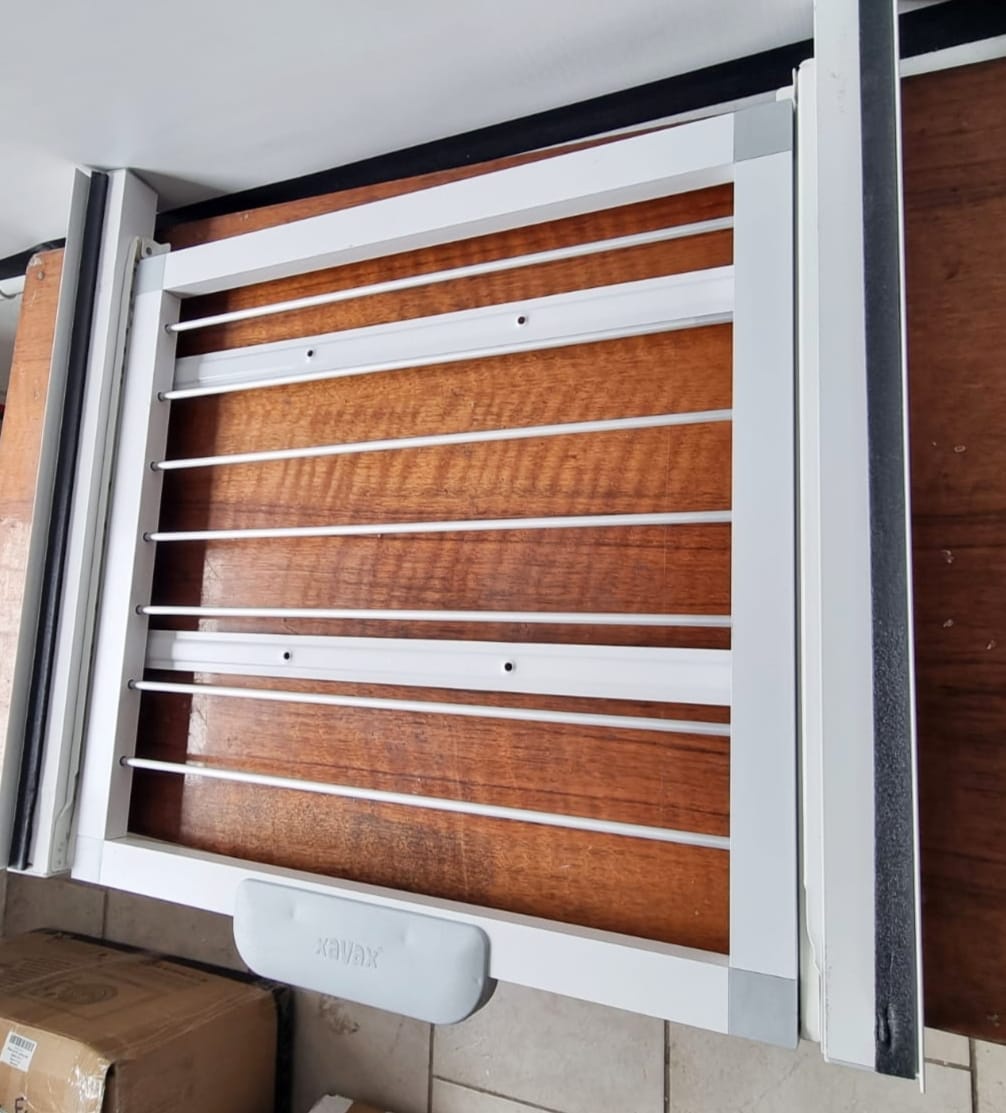 Univerzální mezikus Xavax pračky/sušičky - 2