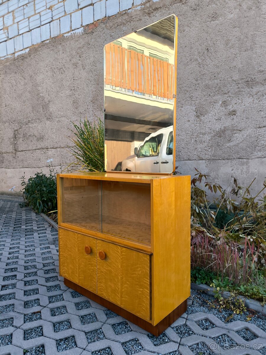Retro skříňka/komoda UP Závody Bučovice - 60. léta č.2 - 2