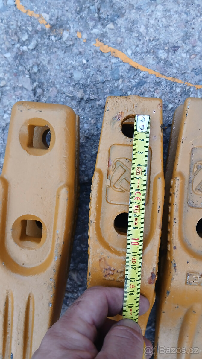 čelní zuby pro traktorbag KOMATSU WB97 WB93 - 2