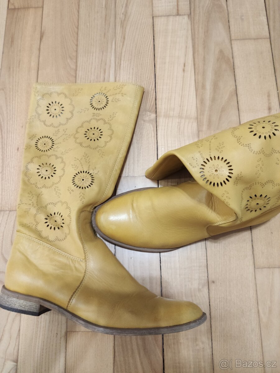 Dámské jarni kožené kozačky okrová barva - 2