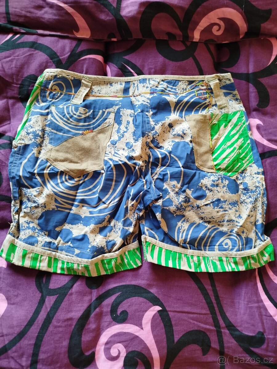 Dámské kraťasy velikost S - 2