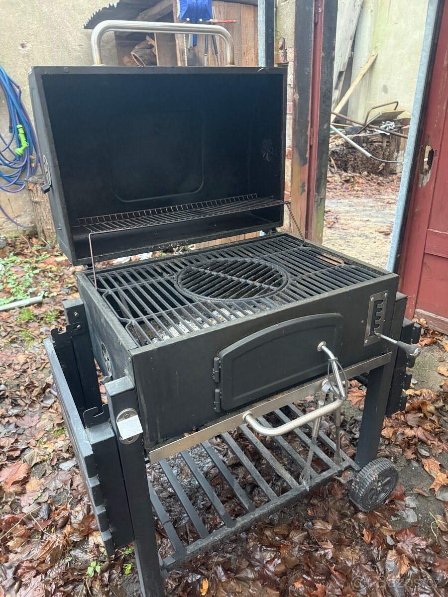 Zahradní gril na uhlí - 2