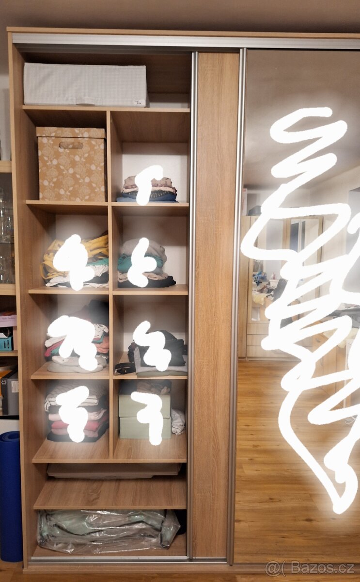 Šatní skříň velká - 2