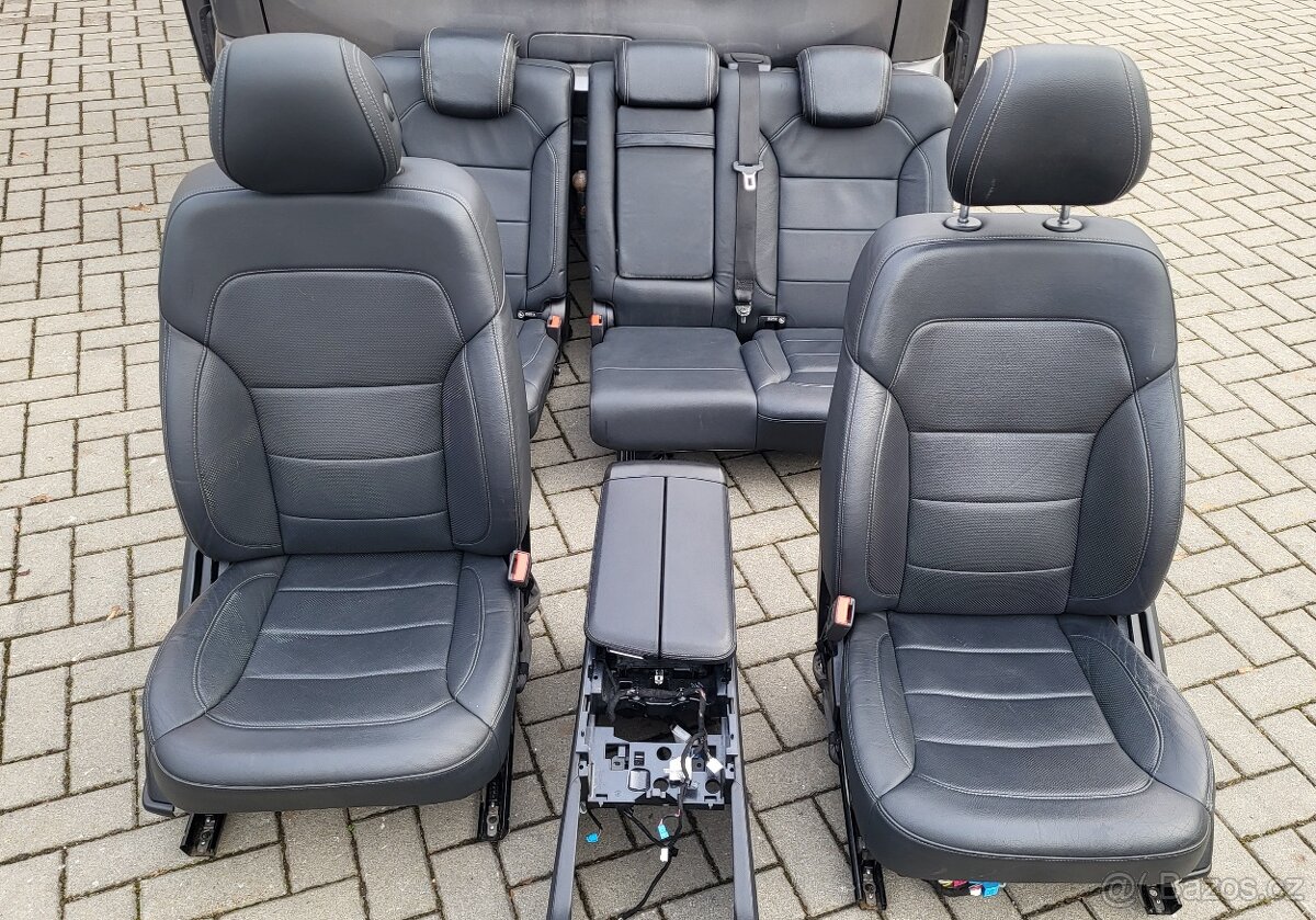Mercedes GLE sedacky - 2