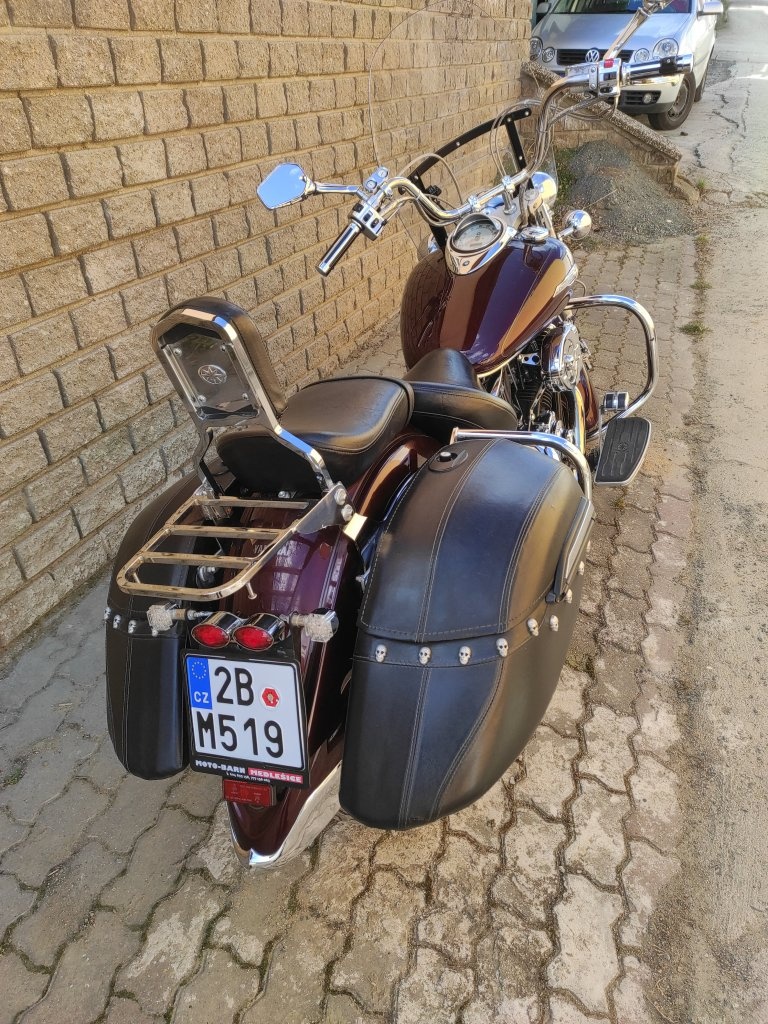 Yamaha Dragstar 1100 Classic - 2