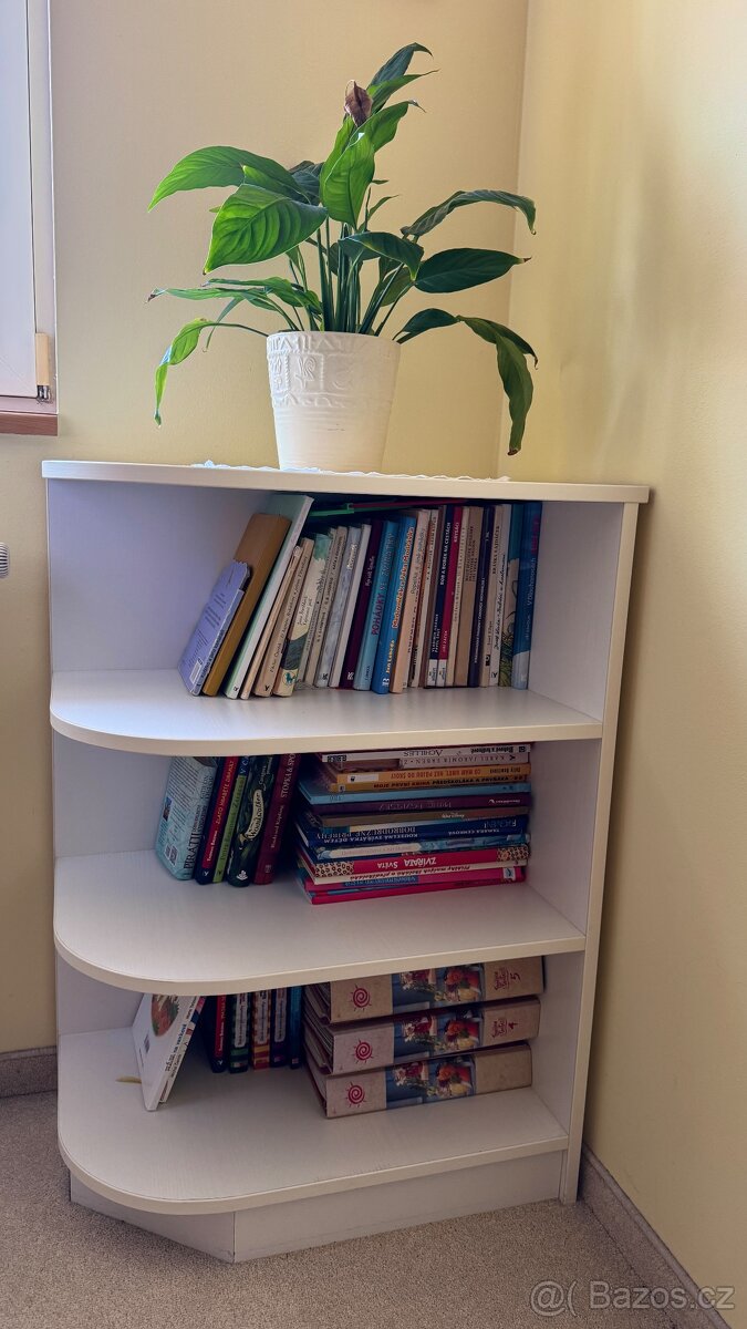 Bílá nábytková soustava - 2