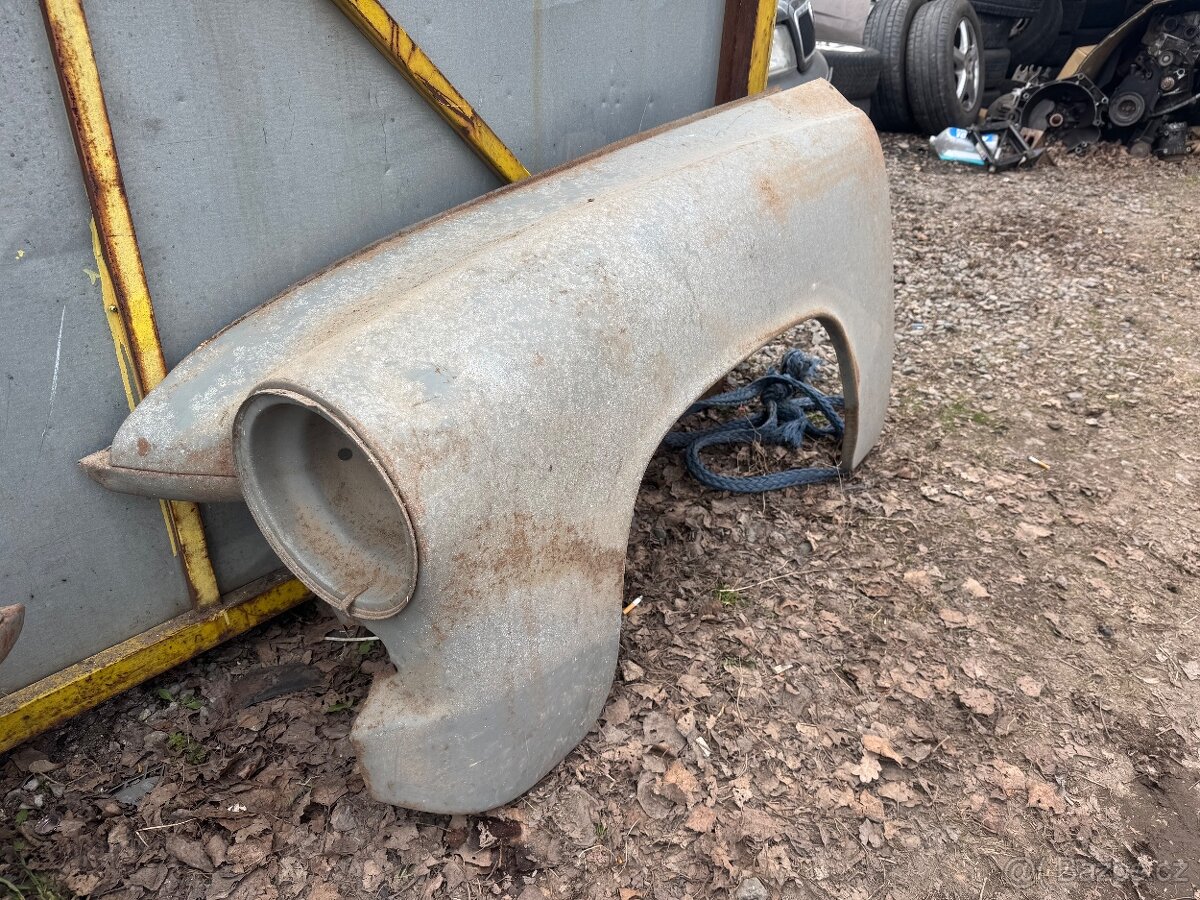 Blatníky Warburg 311 levý a pravý - 2