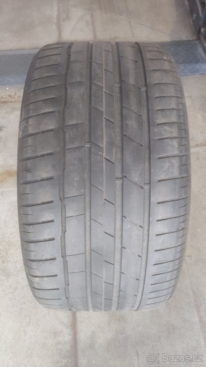 Letni pneu 315/35/21 - 2