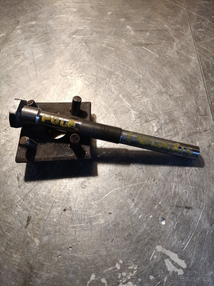 Stahovák na variátor Polaris - 2