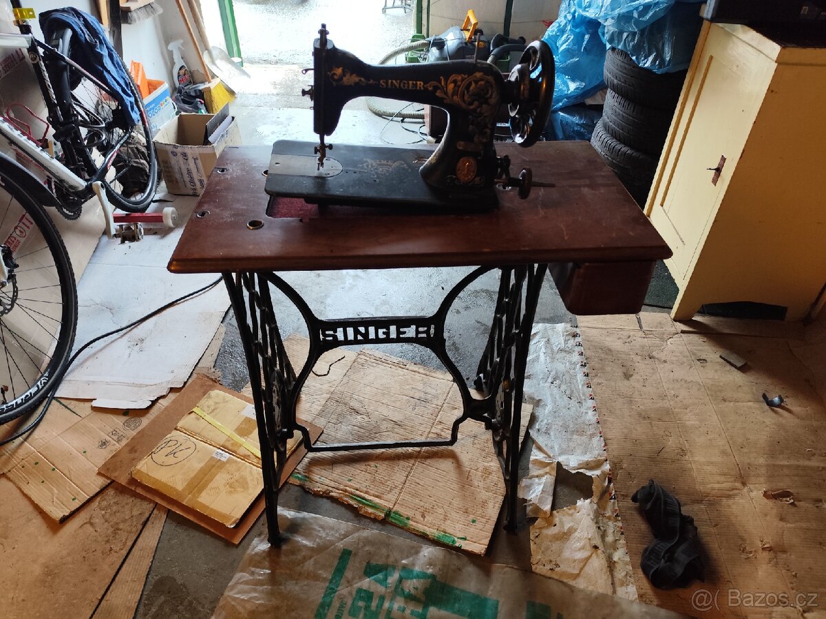 Starožitný šicí stroj SINGER - 2