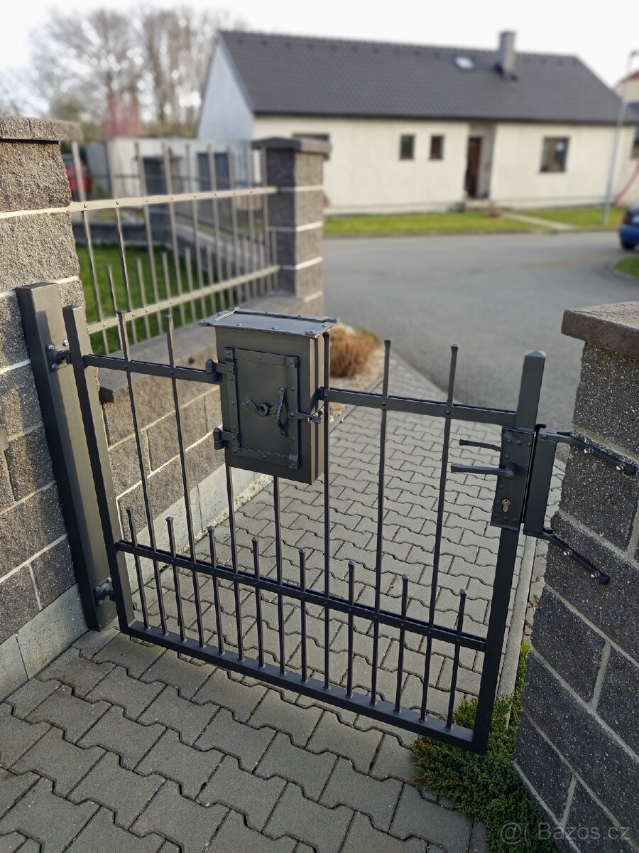Výroba kovaných plotů bran. - 2