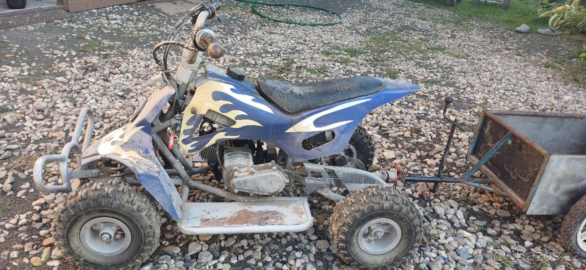 Prodám čtyřkolku asi 50ccm 2T s vlečkem