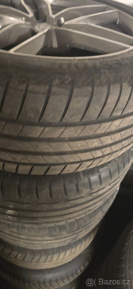 Alu alu kola 5x112 r18 letni sada 255/45/18 - 2