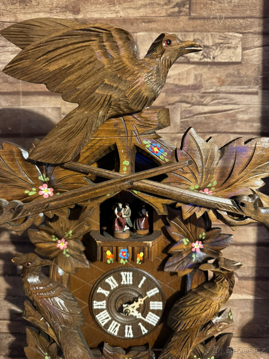 Perfektní starožitné kukačky s hracím strojkem. - 2