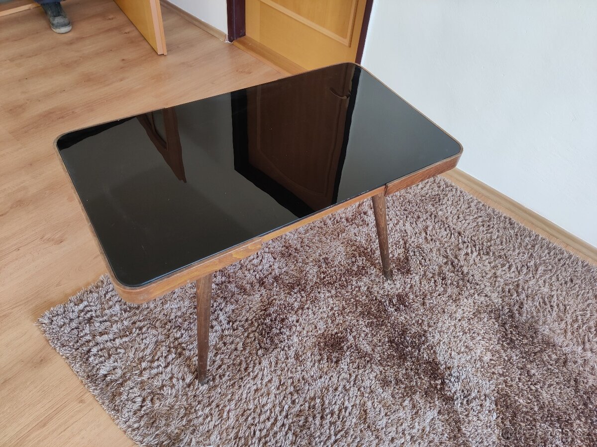 Konferenční stolek - 2