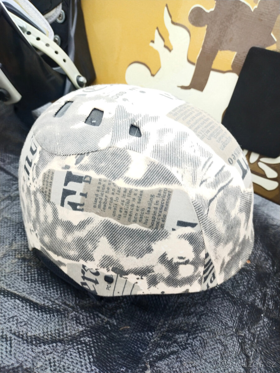 Snowboard, boty a helma - 2