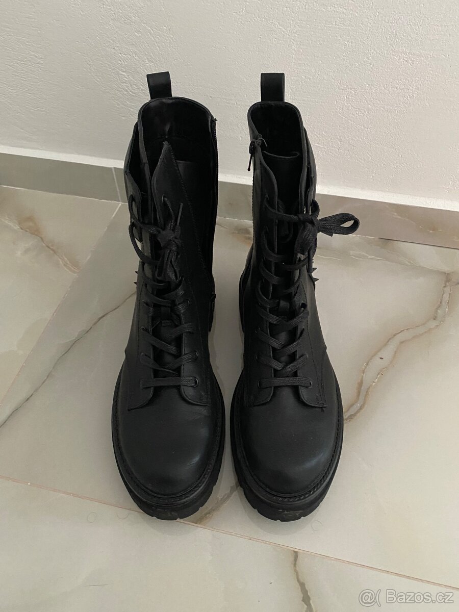 Kotníkové boty na platformě - 2