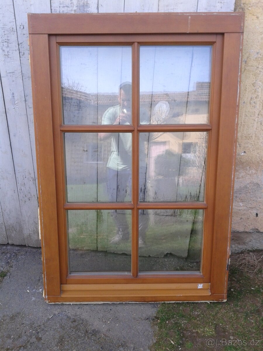Dřevěné modřínové okno 92 x 137 cm - 2