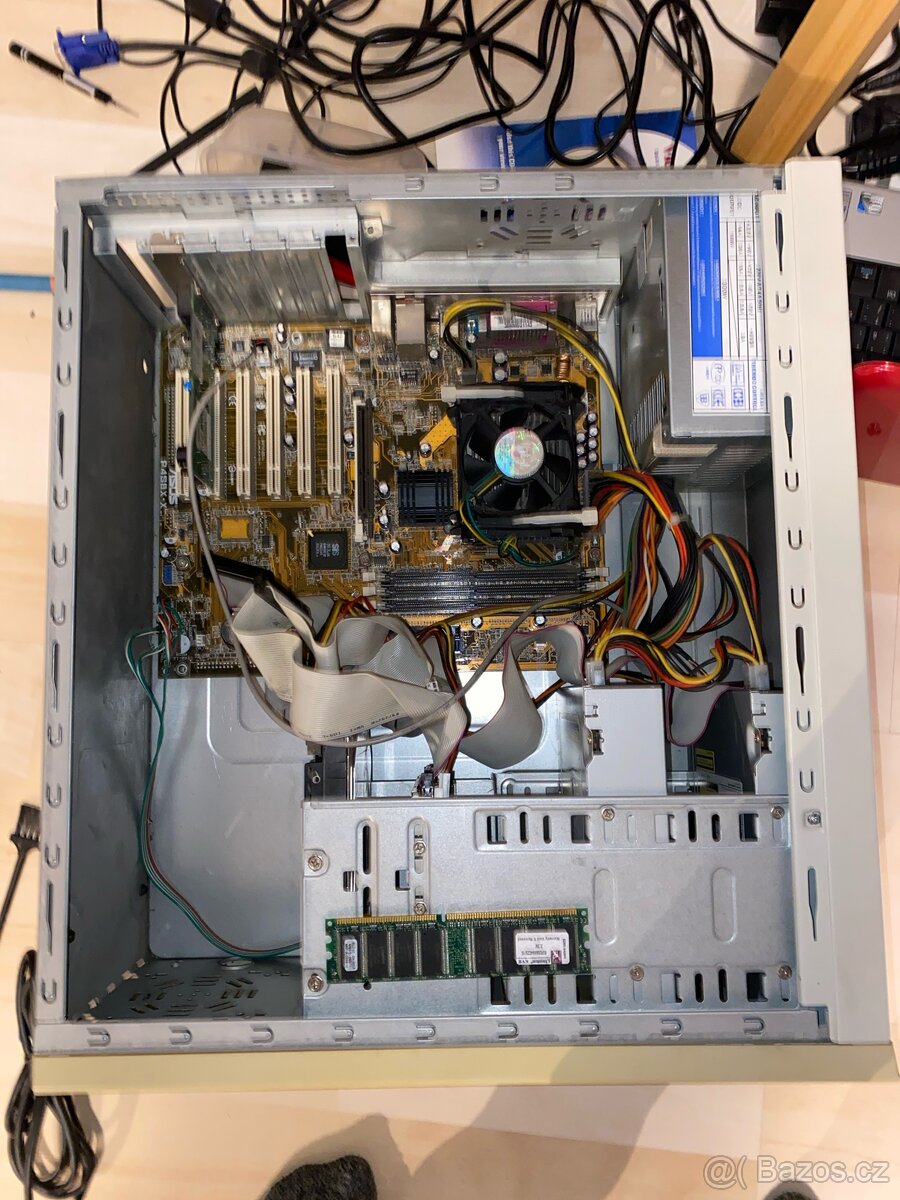 Prodám nefunkční PC - 2