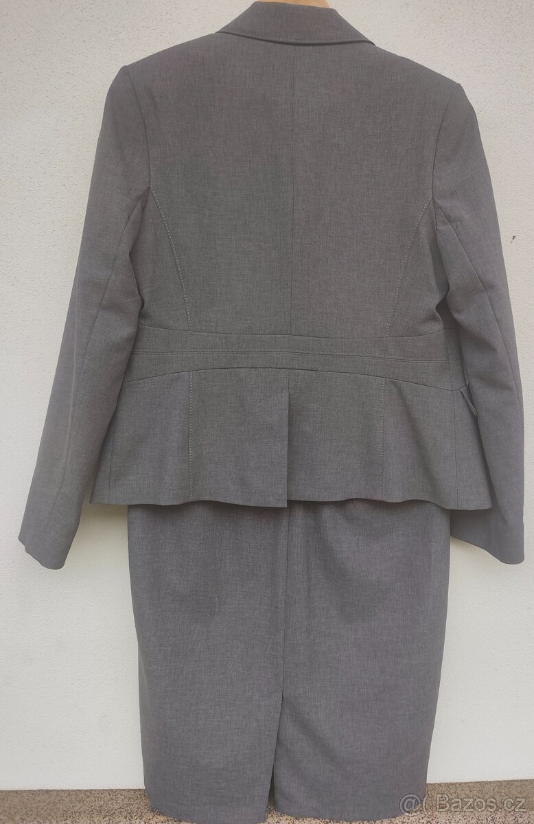 Šatový kostým - 2
