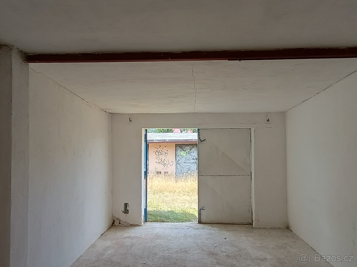 Garáž 30 m2 - 2