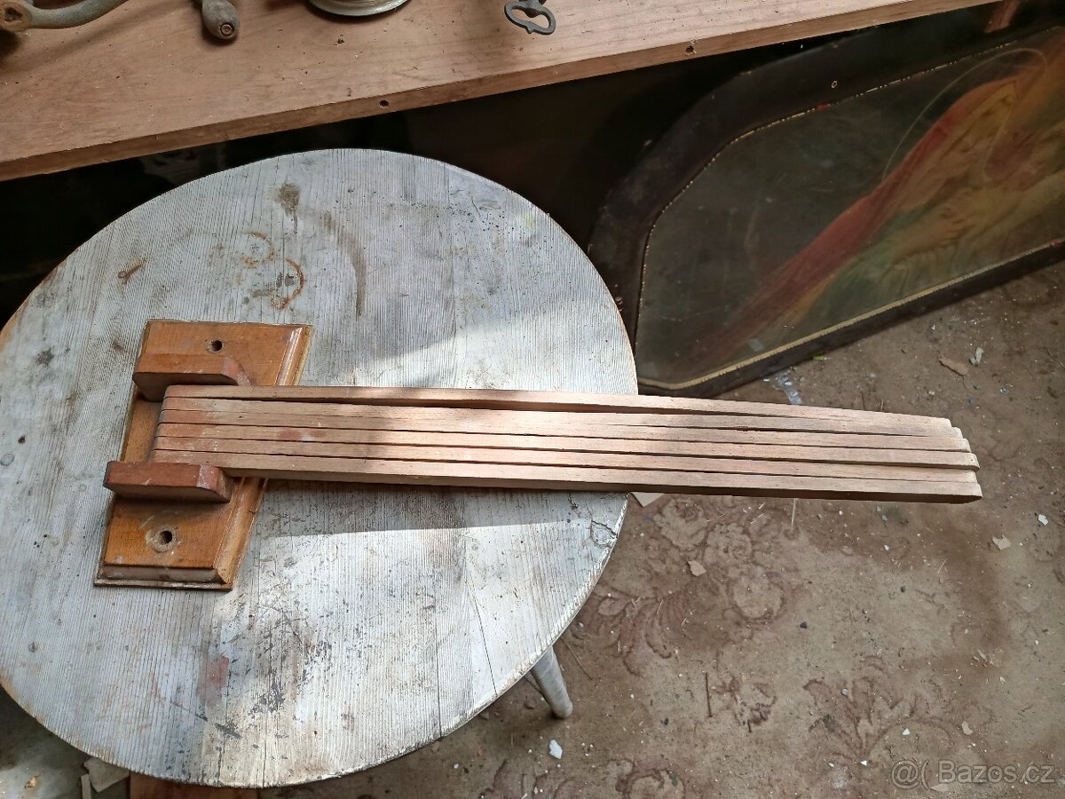 Starý Dřevěný Rozkládací Věšák - 2