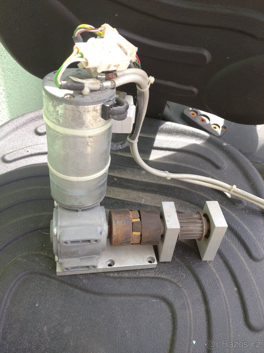 Elektromotor s prevodovkou - 2