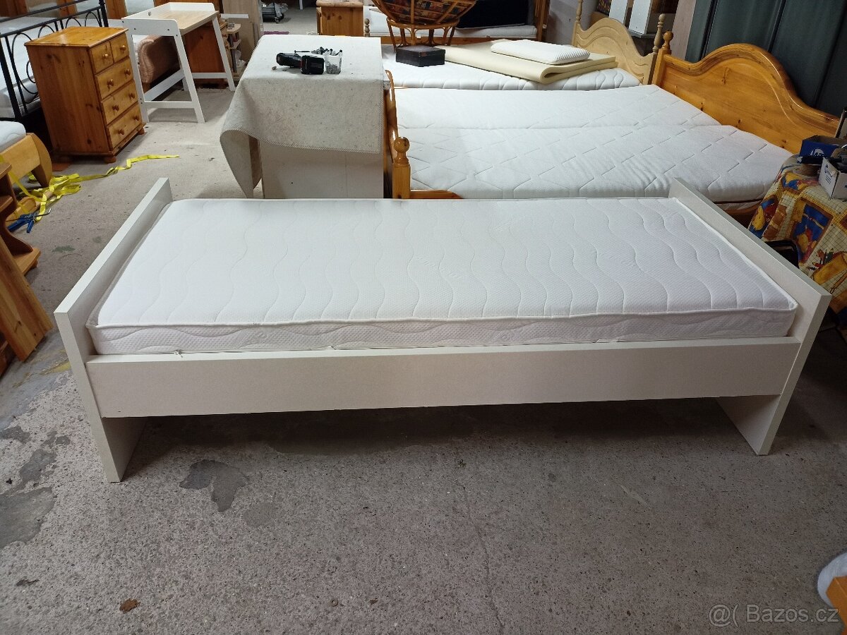 Prodám hezkou postel IKEA 90 x 200 cm - 2
