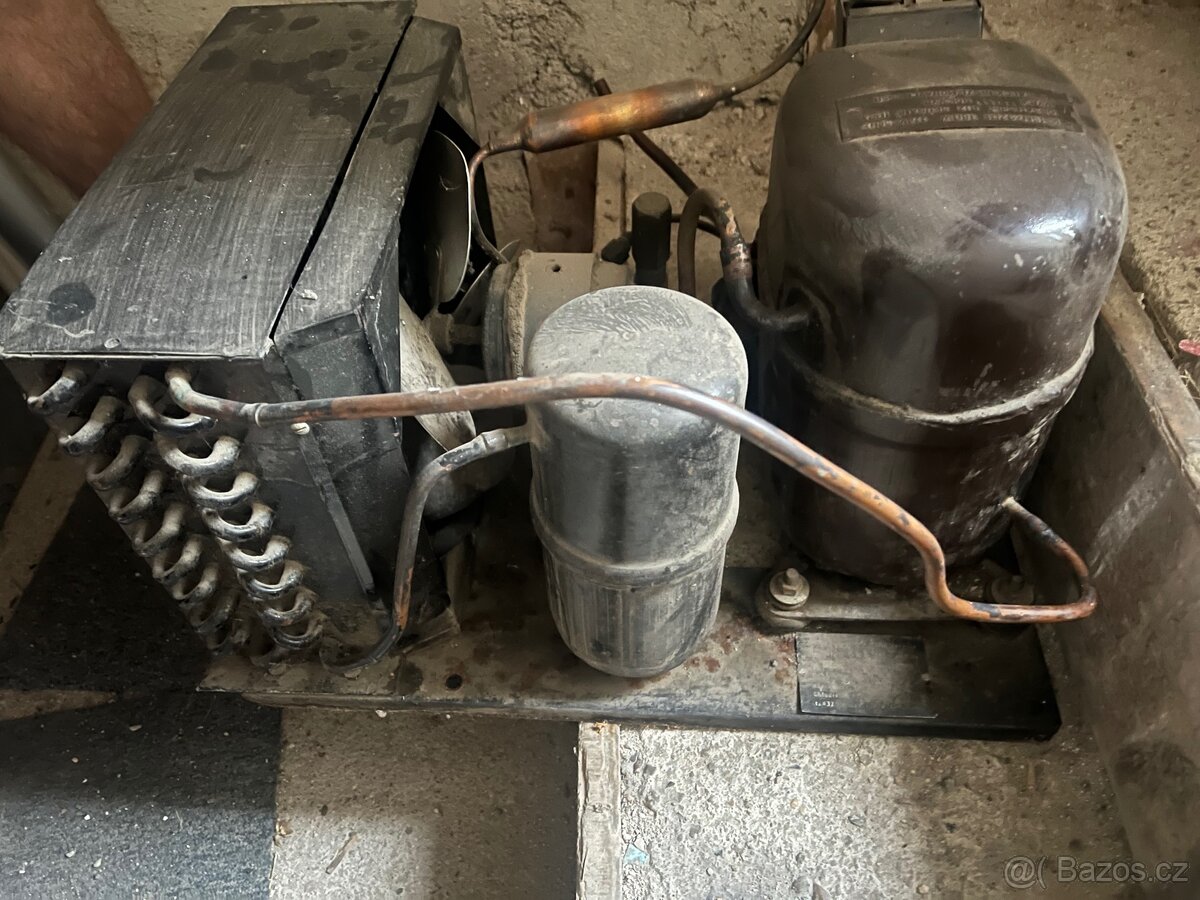 Retro chladicí agregát Calex – ČSSR - 2