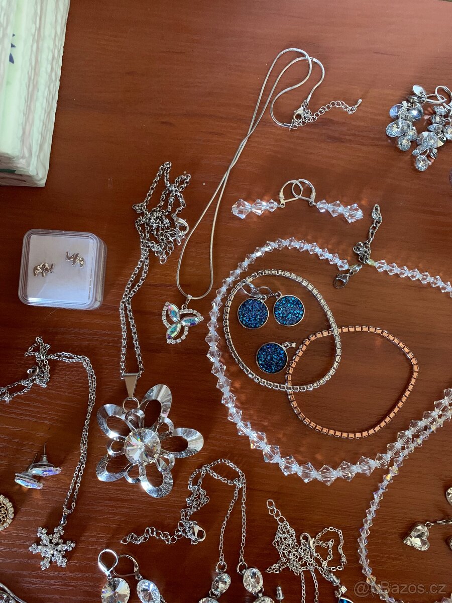 Sbírka bižuterie se Swarovski + stříbrné šperky, dětské náuš - 2