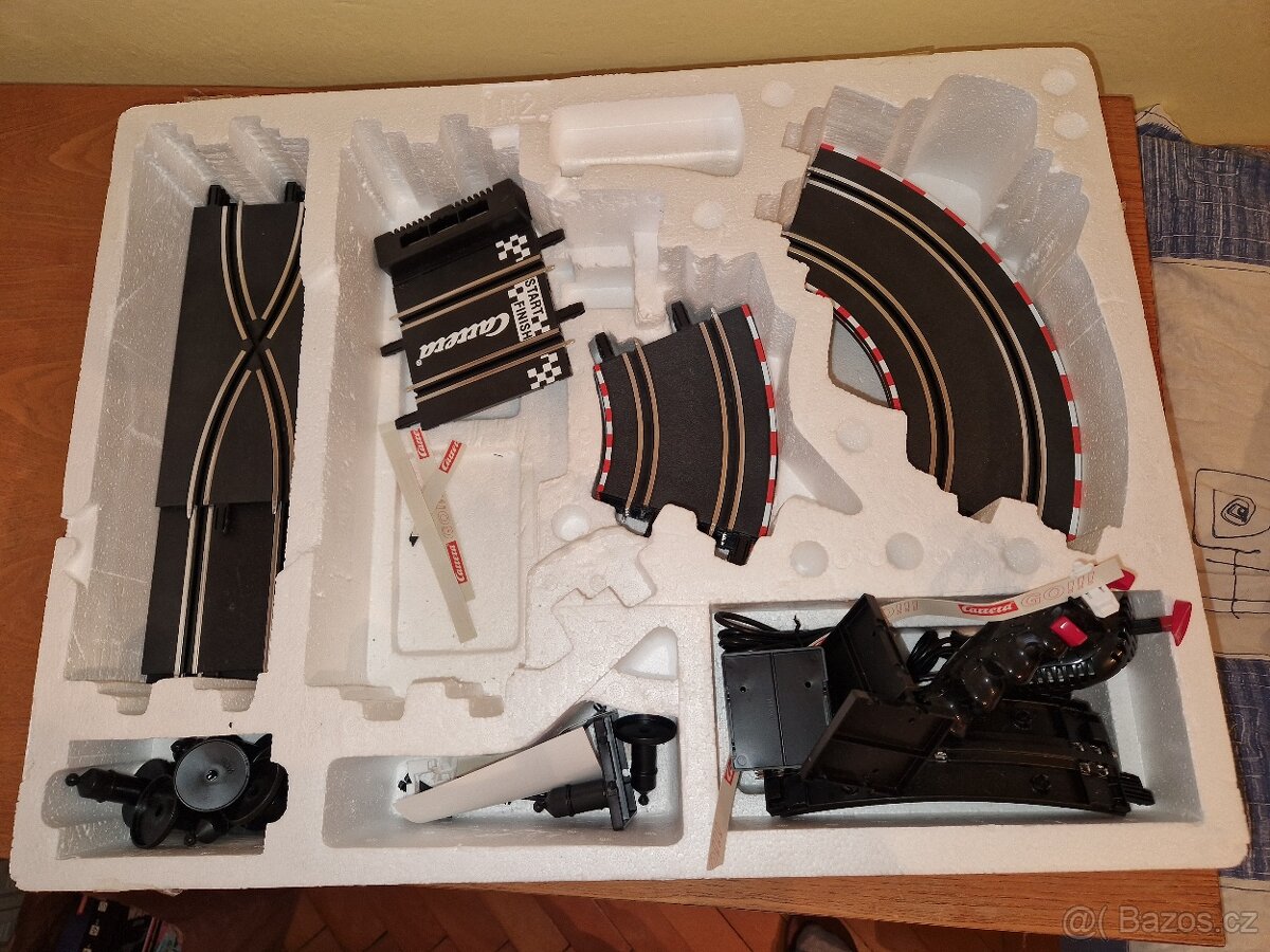 Carrera GO Speed Lap + Bezdrátové ovladače + auto - 2