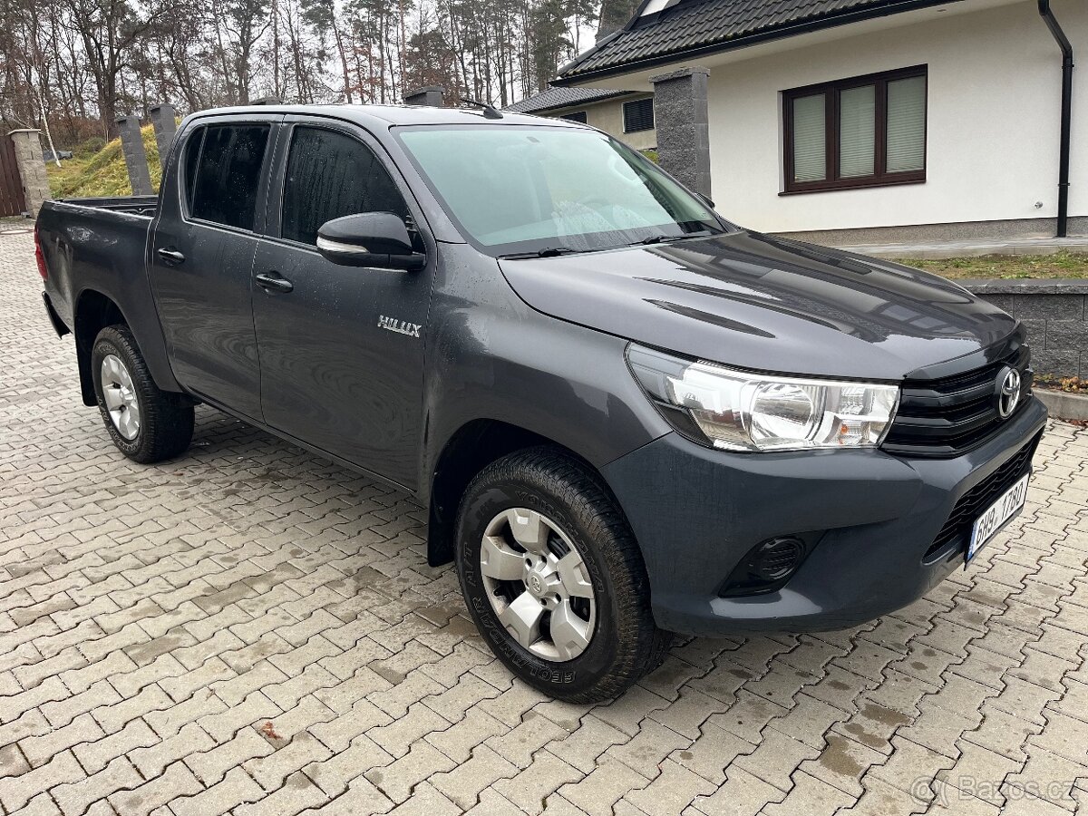 Prodám Toyota Hilux 2.4 D4-D - 2