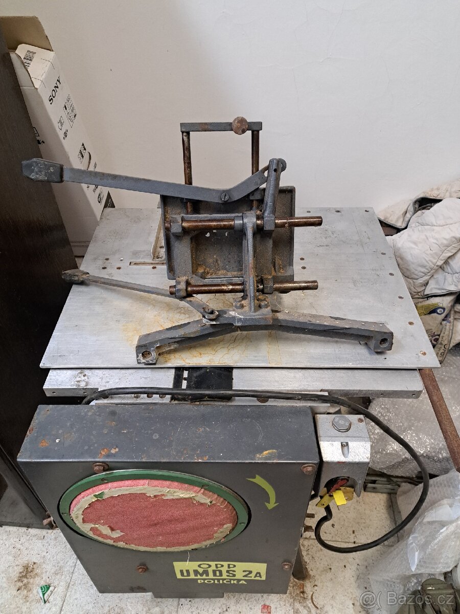 Dřevoobraběci stroj UMDS 2A - 2