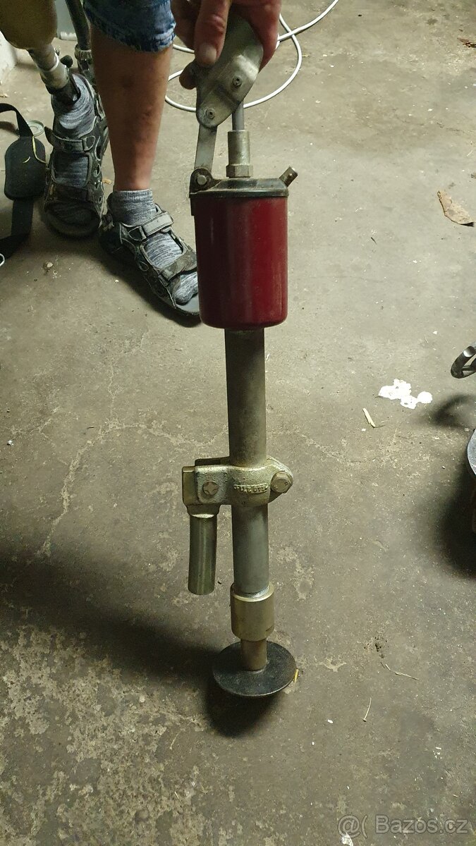 Starý hever JIHOSTROJ 1,5t - 2