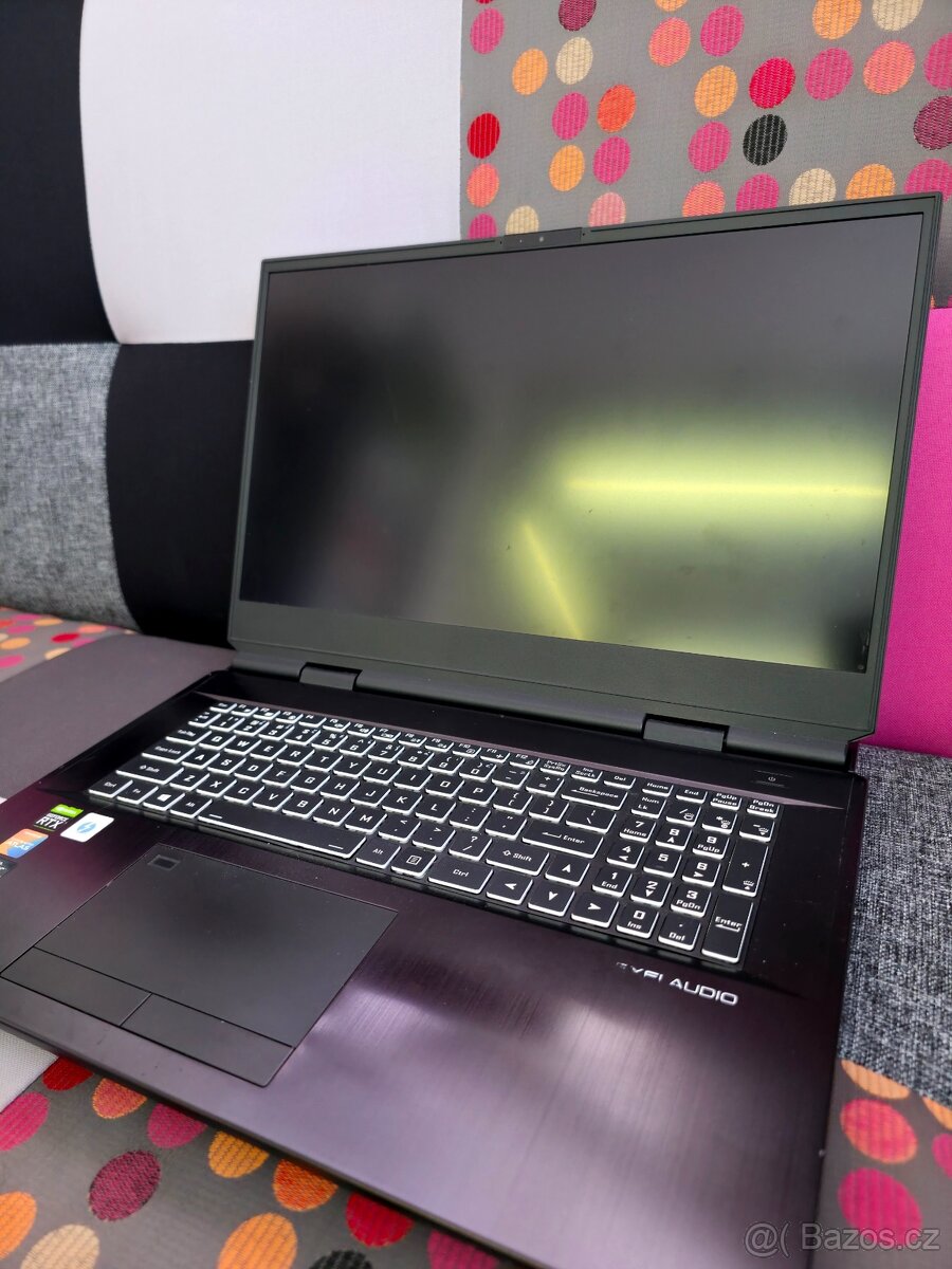 Výkonný herní notebook EUROCOM Sky Z7 - 2