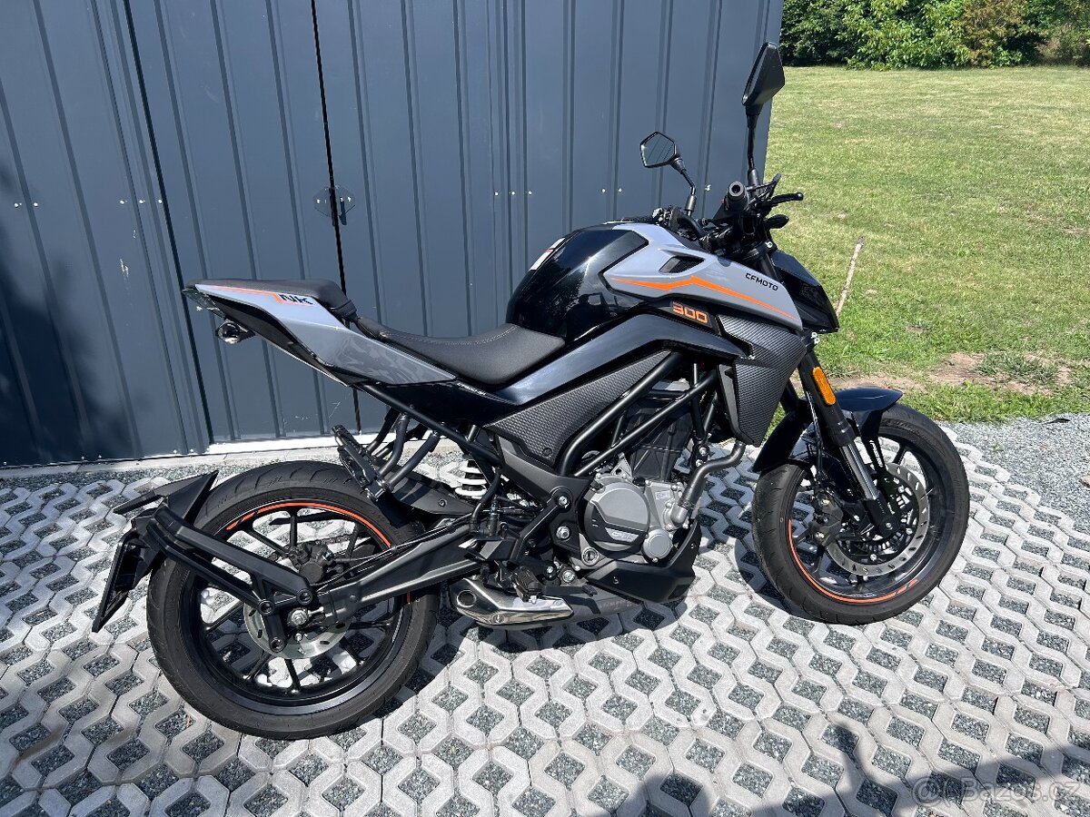 CF Moto 300NK - 2